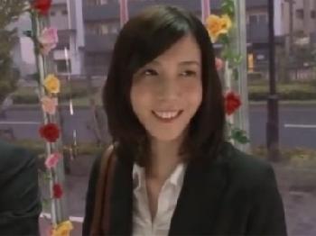 真面目な素人OLが同僚男とのまさかのパコ展開に→予想外の快感でカップル成立お姉さんのエロ動画