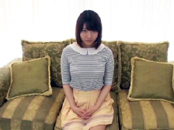 地味目女子が様々なコスプレ着用→なりきり性行為開始でムラムラ興奮度MAX巨乳美少女痴女顔射のエロ動画