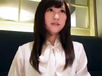 勃起不全の夫に隠れて密通SEXで情欲満たす巨大オッパイマダム巨乳人妻フェラぶっかけのエロ動画