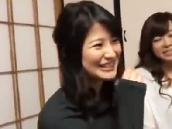 大人の魅力溢れる生保レディが乱交合コンでストレス解消！巨乳お姉さん痴女人妻ハメ撮りのエロ動画