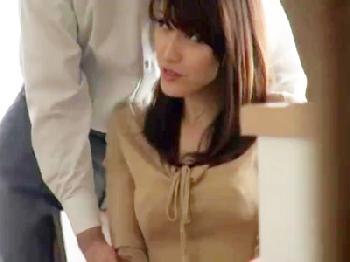 かあちゃんが自らの身体を使って息子に性教育人妻中出し近親相姦のエロ動画