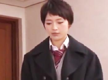 『お父さん私のこと好き‥？』娘にHをせがまれた父親が特濃精液を容赦なく中出し女子校生美少女近親相姦のエロ動画