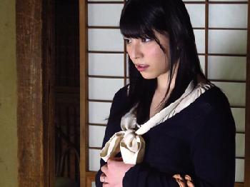 夫の知人である画家の巨大チンポをねじ込まれ犯される奥さん巨乳人妻上原亜衣のエロ動画