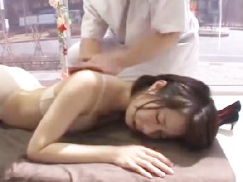 リアル2次元みたいなギャルがSEXを知らない男彼氏とイチャラブ交尾巨乳童貞明日花キララのエロ動画