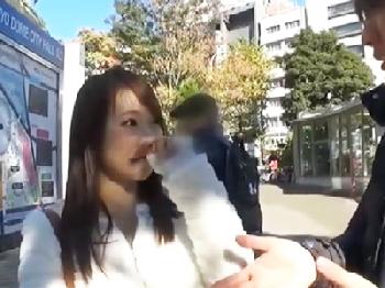 恥じらうメガネ娘を隅々まで堪能してから中出し！美少女ロリめがねのエロ動画