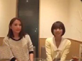 相席居酒屋で出会った2人組OLを家飲みに誘って乱交パコのエロ動画