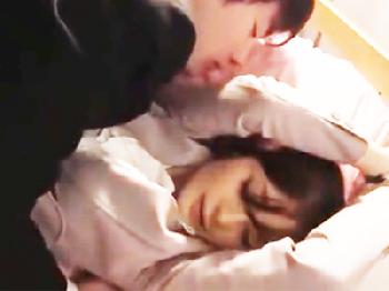 権力で屈服させた部下のOLを拘束して凌辱！→否応なく種付け射精中出しレイプのエロ動画