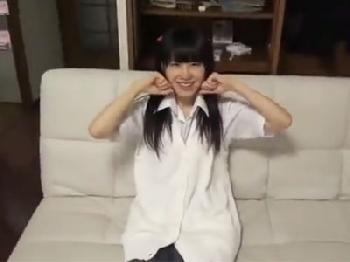 『んぁ…おっきぃよ…あぁっ！』猛烈幼顔かわ女子校生のパイパンマ○コに肉棒突っ込み無許可中出し美少女ロリのエロ動画