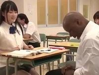 転校生の黒人男性器でイカされまくる美形少女女子校生達W巨乳美少女ギャル中出しのエロ動画