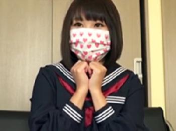 『マスクないと絶対無理！』とか言って結局素顔でハメ撮りしちゃうデカパイ女子校生巨乳美少女痴女中出し乱交のエロ動画