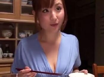 トップ女優に手ほどきしてもらえる最高に贅沢なSEXを知らない男喪失！巨乳痴女童貞明日花キララのエロ動画