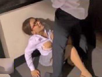 「いやぁ！止めて！お願い！」鋏でシャツを切られ強姦されるオフィスレディ巨乳OLめがねレイプのエロ動画