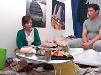 家事代行サービスのお姉さんを密室で襲う客巨乳レイプのエロ動画