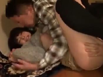 美形少女宅に突撃して3P中出し性的暴行仕掛ける人間のクズ素人美少女レイプのエロ動画