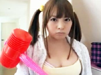 成長した身体を晒して誘惑してくるミニ系カワ妹と近親相姦中出し性交！美少女ロリのエロ動画