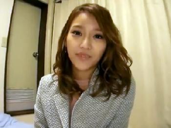 民泊先の可愛いくてエロい美形少女に逆凌辱され一晩中はめまくり巨乳美少女痴女めがね中出しのエロ動画