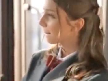 バスの中でサムライ痴漢の餌食になりアナル中出しされる天使の美形少女女子校生美少女ハーフのエロ動画