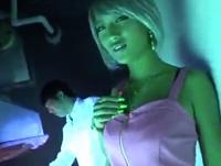 「ここはやばいよぉ…」黒ギャルAIKAと露出ハメ！お姉さんパイパン中出しのエロ動画