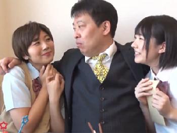 幼顔顔の美形少女女子校生二人に囲まれてのプレイで我慢できずに精液生中出し美少女ロリ3Pのエロ動画