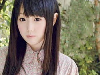 国民的アイドルAKBを目指した美形少女が挫折しJAVデビュー美少女コスプレデビュー作のエロ動画