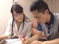 インテリ家庭教師がブラチラで性的興奮させてしまったことを恥じて謝罪セックス素人お姉さん痴女めがねのエロ動画