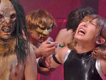 大人気エロゲームを実写化！薬によってアヘ顔イキしまくるくノ一たち巨乳美少女コスプレ乱交のエロ動画