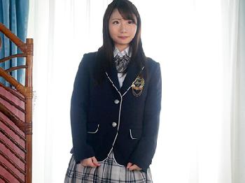 「制服で中出しされたいの！」18歳美形少女のドキドキ中出しファック女子校生美少女立浪花恋のエロ動画