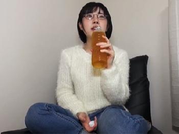 素朴かわいいメガネ女子がまさかのドマゾ覚醒→乱暴パコでイキまくる巨乳素人美少女お姉さん痴女めがね顔射のエロ動画