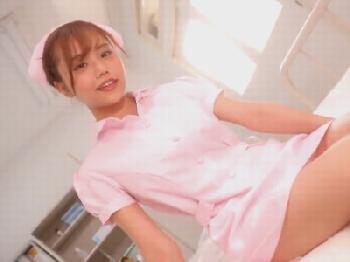 顔も身体も100点満点の美形少女！看護師服とテニスウェアでコスプレぶっかけ美少女看護婦のエロ動画