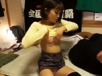 夫に嘘をつき複数の男と不貞行為に明け暮れるイケナイ妻人妻熟女中出しのエロ動画