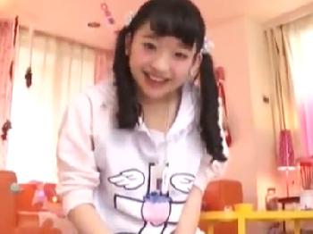 童顔可愛い妹に誘惑されて我慢できずに種付けしちゃうアブノーマル兄貴美少女ロリ中出し近親相姦のエロ動画