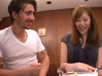 『お…大っきぃ』麻美ゆまが外人の規格外チンポに激イキ絶頂昇天巨乳お姉さん顔射のエロ動画