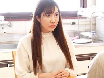 泊まりに来た美人で巨大乳の弟嫁に我慢できず家庭内寝取られ近親レイプ！巨乳人妻イラマチオ近親相姦のエロ動画