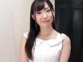 「しゃぶってあげようか？W」お姉ちゃんの彼氏を誘惑してフェラチオ始める童顔美形少女美少女ロリのエロ動画