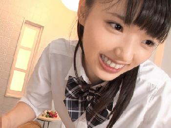 上下の口に突き挿すようにピストンされアクメする美形少女美少女3P谷田部和沙のエロ動画