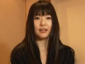 キュートな幼顔美形少女が優しくチェリーボーイチンポを膣内に導き入れ筆おろし！美少女ロリ童貞つぼみのエロ動画