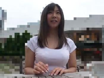 『ちょっと恥ずかしいです‥』童顔なのにしっかり大きいオッパイな素人娘を即日ハメ美少女ハメ撮りのエロ動画