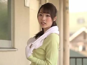 隣人に愚痴ってたら恋に発展しぶち込んじゃうお手軽奥様巨乳人妻OLのエロ動画