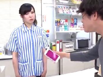 催眠アプリでコンビニ店員も美人客も洗脳して店内でヤリタイ放題W美少女痴女コスプレ乱交のエロ動画