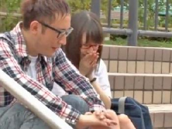 オジサンがいきなり女子校生に告白されたので淫行ファック美少女めがねのエロ動画