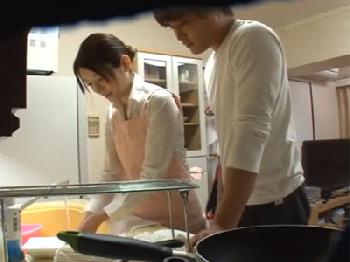 レンタル家政婦のお姉さんを隠し撮り→飽き足らずにその場でガチハメ決行巨乳ぶっかけ盗撮のエロ動画