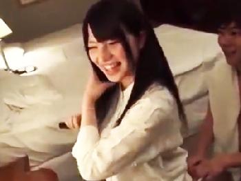 ホテルでご奉仕好きの彼女とおやすみ前のラブラブエッチ巨乳美少女顔射のエロ動画