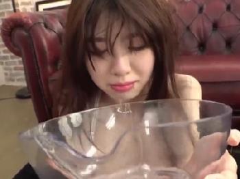 強引にイラマチオチオで喉奥に精液ぶち込まれる美形少女美少女フェラのエロ動画