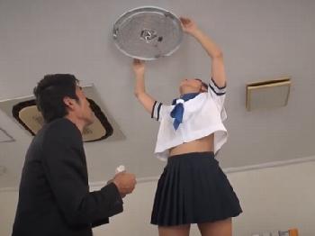 『ちょっと！いきなり何！？』自分の知らないところでポ幼顔！男を誘惑しちゃうアイドル巨乳お姉さんレイプ三上悠亜のエロ動画