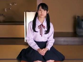 清純清楚で華奢な美形少女女子校生と濃密パコで精液大量顔面射精美少女ロリ顔射のエロ動画