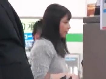 帰宅した所を2人組の凌辱魔に襲われ中出し凌辱でパコり倒される巨乳女子大生美少女ハメ撮りレイプ3Pのエロ動画