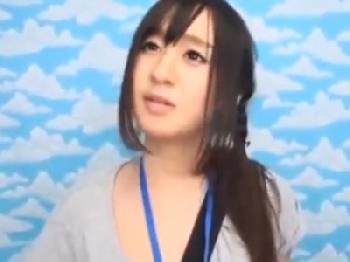 リハとか言いながら新人ADに相手をさせて中出しまでしちゃう酷すぎるパワハラ美少女OLのエロ動画