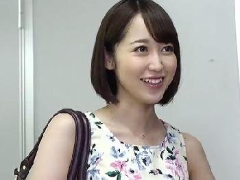 「どんだけ出てるの？びっくりW」フェラチオが気持ちよすぎて大量ぶっかけ射精お姉さん顔射篠田ゆうのエロ動画