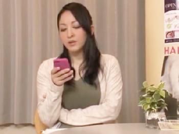 こんなの挑発してるだろ！男を狂わす魅惑の女体をした義理の母と禁断セックス痴女近親相姦古川いおりのエロ動画