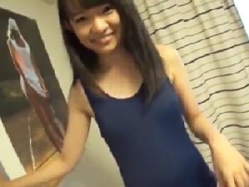 制服姿のガチ幼顔ツインテ娘を輪姦ファック美少女ロリパイパン乱交のエロ動画